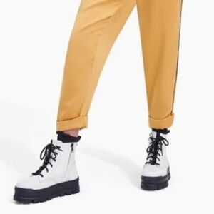 NEW UGG Sidnee Boot Combat Platform Chunky White size 6.5